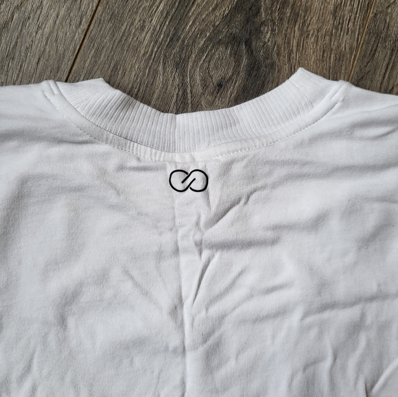 CALIA by Carrie Underwood Everyday Twist Cropped Tee White {XS} - Picture 5 of 6